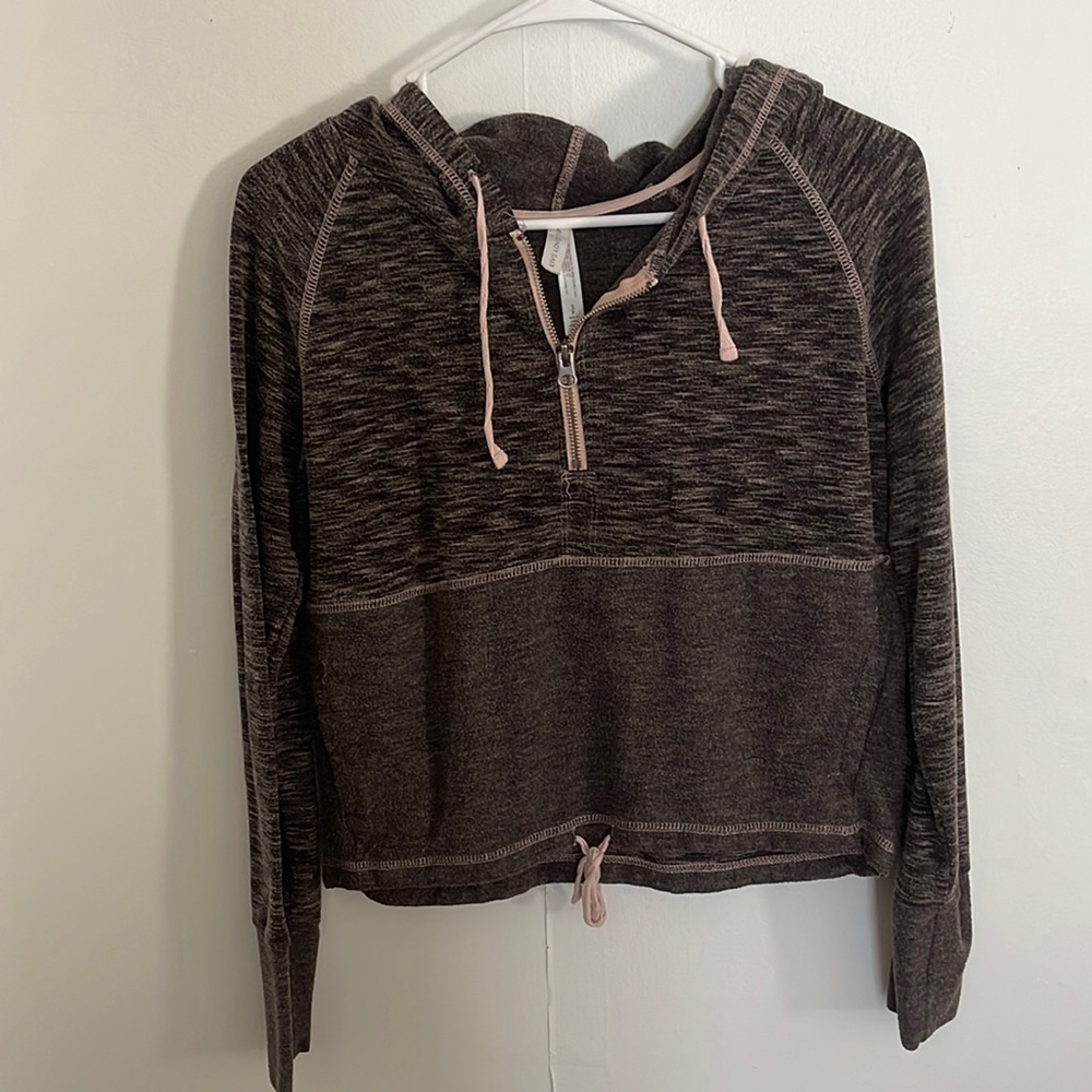 aero cropped quarter zip